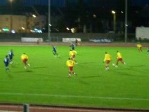 DREUX-FC MANTOIS -Aziz au dessus de la barre (11)