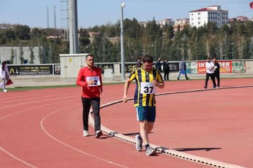 Balkan ülkelerinde Türkiye'yi temsil etmek isteyen posta dağıtıcıları yarıştı
