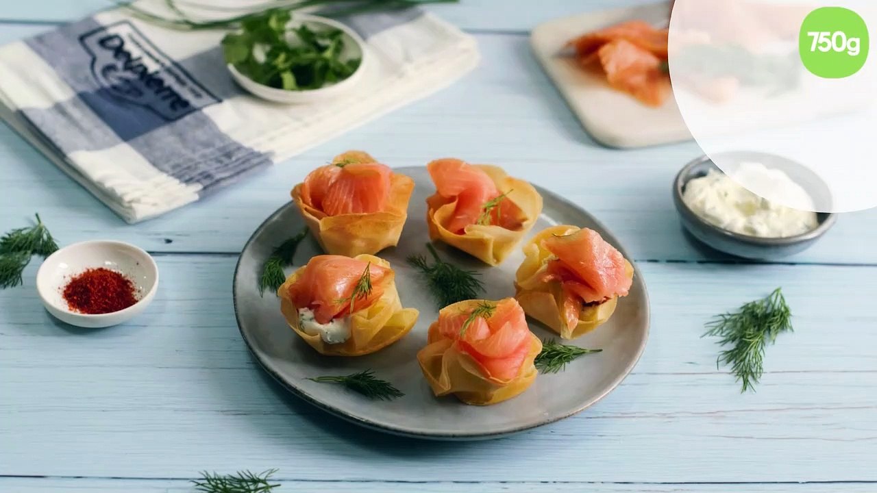 Nids de feuilles de brick au saumon fumé et fromage aux herbes