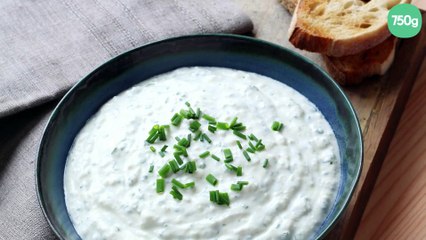 Faisselle crème fraîche et aromates