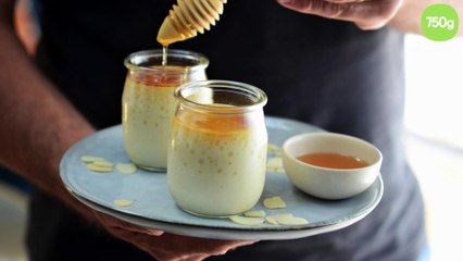 Petit pot de crème au lait d'amandes et au miel