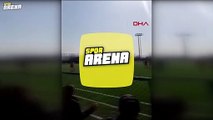 Futbolcular sahada tekme tokat kavga etti