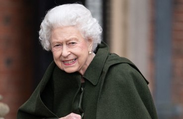 Queen Elizabeth gets luxury golf buggy to help with mobility