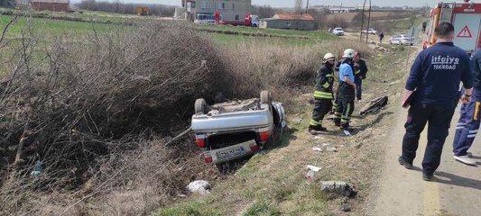 Tekirdağ'da otomobilin şarampole devrilmesi sonucu 4 kişi yaralandı