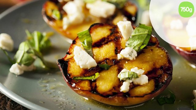 Pêches grillées, chèvre frais et basilic