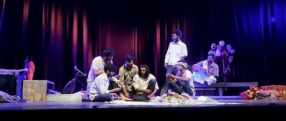 जेकेके में नाटक 'टीन टप्पर' में दर्शकों ने देखी गरीब और मेहनतकशों की दास्तां