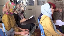 Talebani nemici delle donne: viaggiano in aereo solo se accompagnate