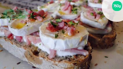 Tartines au chèvre et lardons