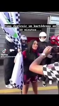 Comment détruire un circuit de karting en quelques minutes... Pires conducteurs du monde