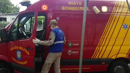 Mulher tem suspeita de fratura no braço após sofrer queda em restaurante no Bairro Neva