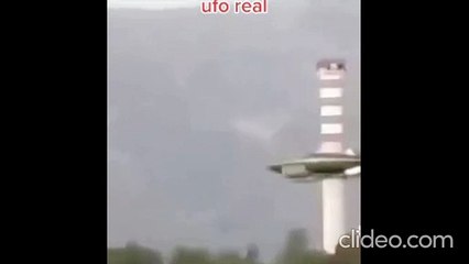 REAL UFO flying over Bridge - Viral Video