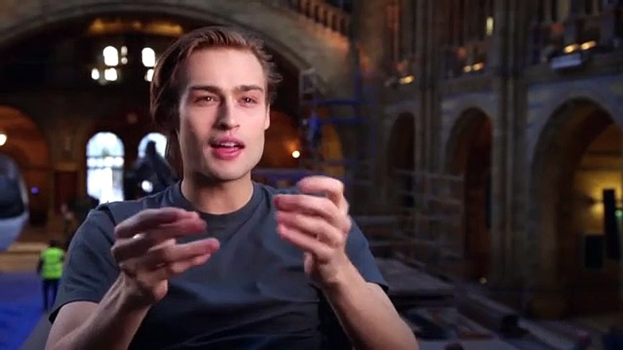 Jupiter : Le Destin de l'Univers - Interview Douglas Booth VO