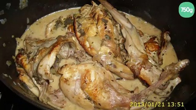 Lapin mijoté aux pommes et lardons à la crème