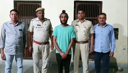 pistolsएमपी के बारिया गांव में 40 में से 20 परिवार बनाते हैं ऑटोमैटिक अवैध पिस्तौल