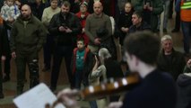Los ucranianos disfrutan de un concierto improvisado en Járkov