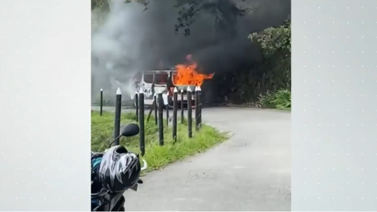 Disidencias de las Farc serían responsables de la quema de un bus en vía Yarumal-Angostura