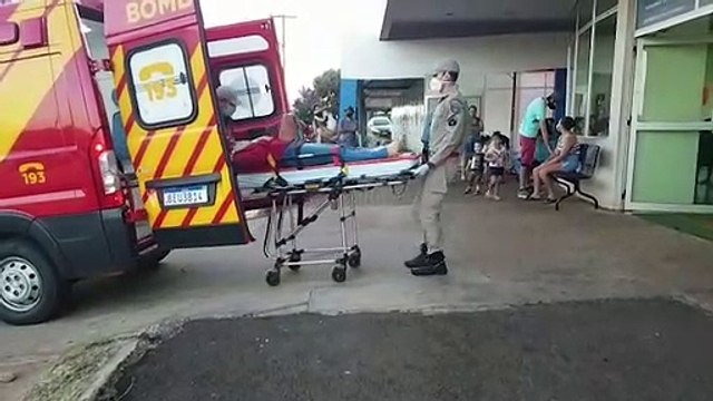 Corpo de Bombeiros é acionado para atender vítima de queda de veículo no Trevo Cataratas