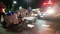 Mulher fica ferida após queda de veículo no Centro