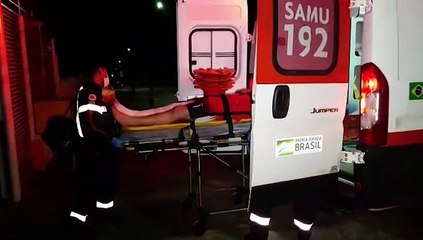 Samu é acionado para atender jovem com ferimento na perna