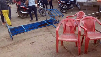 Video : बेक में दौड़ी रोडवेज बस, फिर हुआ यह...