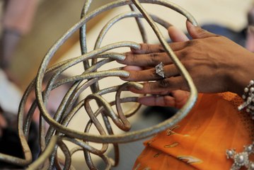 Elle laisse pousser ses ongles pendant 4 ans et le résultat est fou…