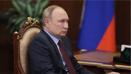 GALA VIDEO - Vladimir Poutine : sa prétendue fille cachée invectivée, elle prend une décision radicale