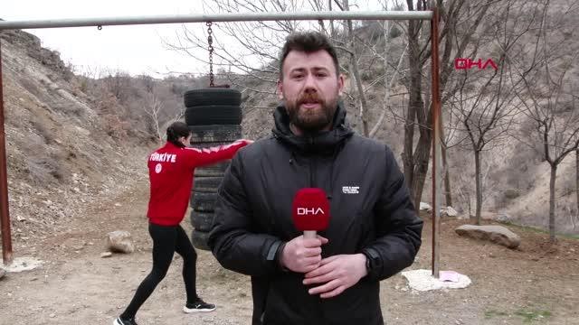 SPOR Bahçesindeki otomobil lastikleriyle kick boks dünya kupasına hazırlanıyor