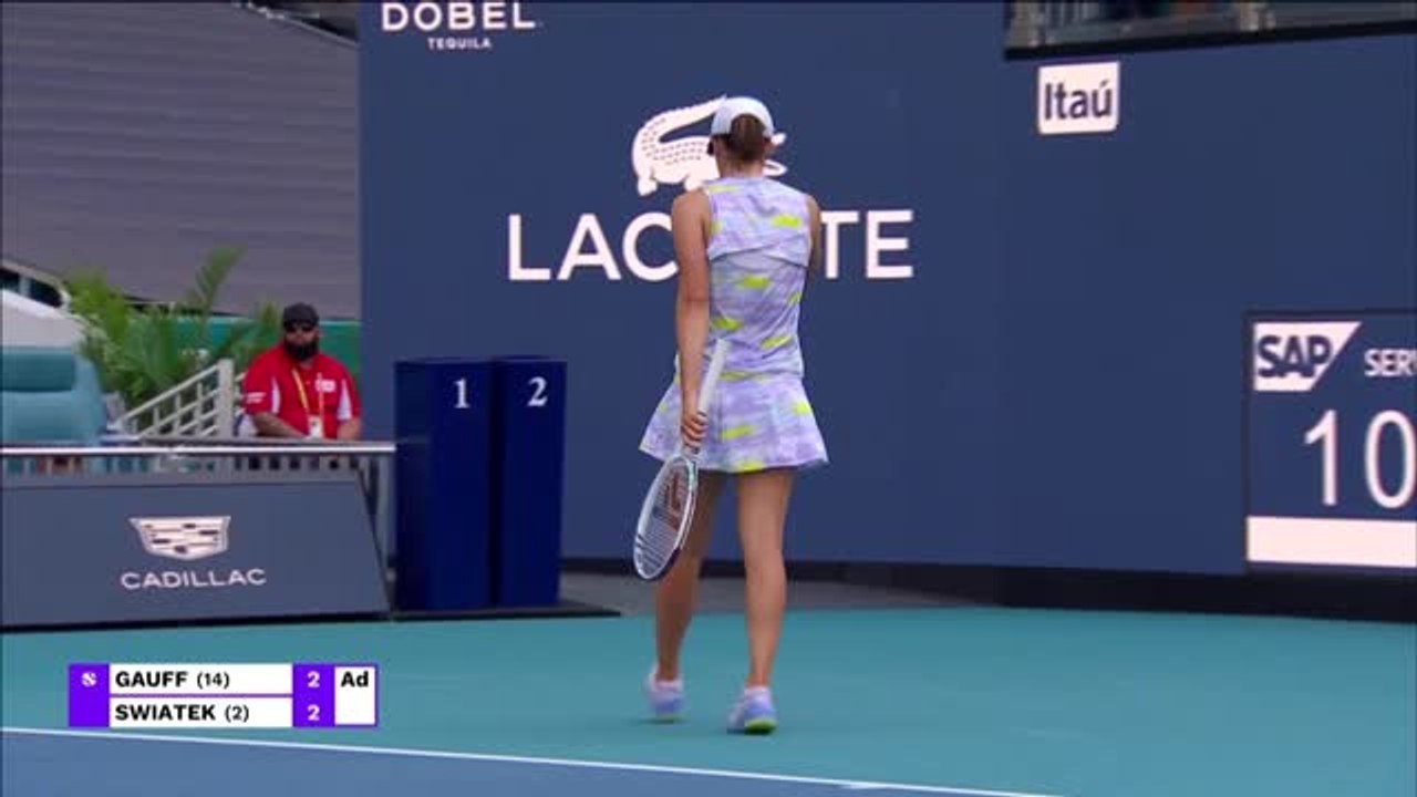 Highlights: Swiatek überrollt Gauff in Miami