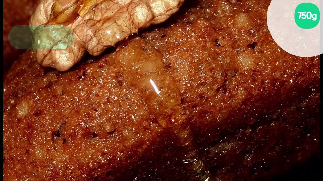 Cake moelleux aux noix croquantes et miel