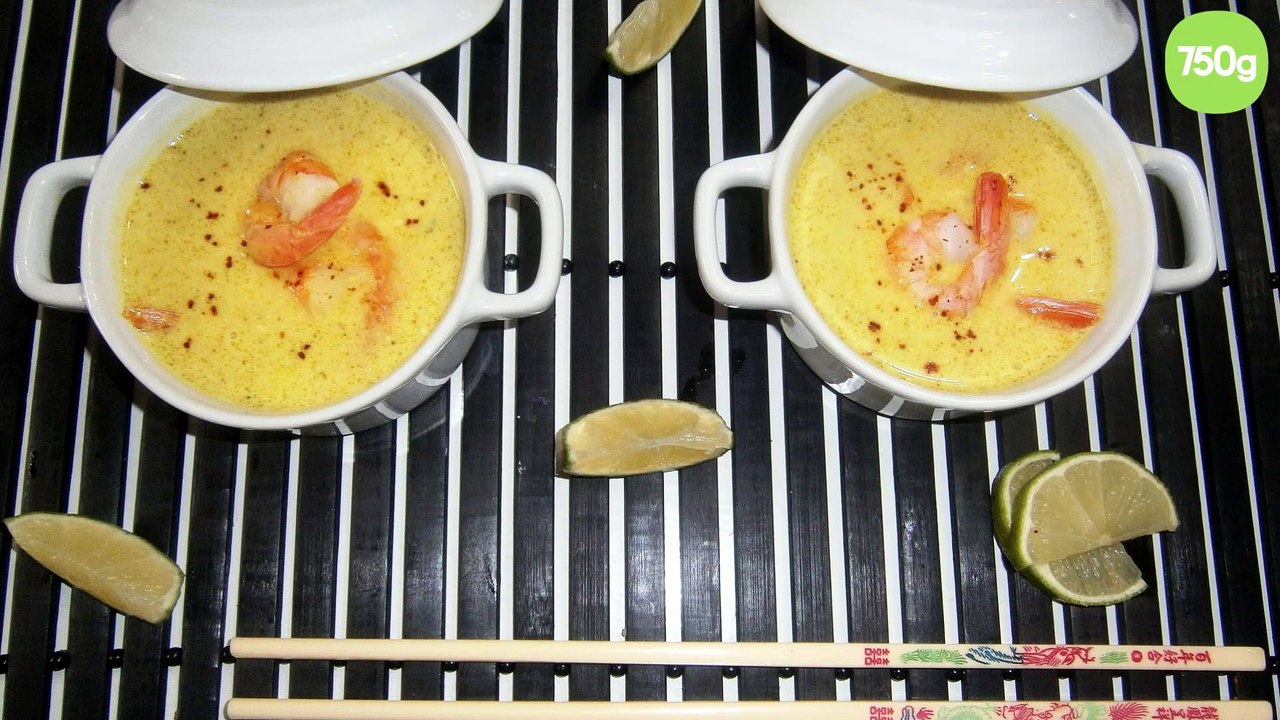Soupe thaï aux crevettes, lait de coco et curry