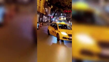 Taksi ile trafiğe açık caddede drift yaptı: O anlar kamerada