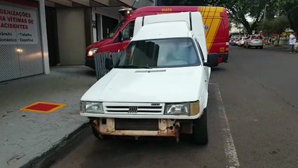 Jovem de 18 anos fica ferido após colisão de trânsito no Centro de Cascavel