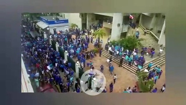 Autoridades dispersan a bombazos a miembros de ADP que protestaban por mejoras al sector