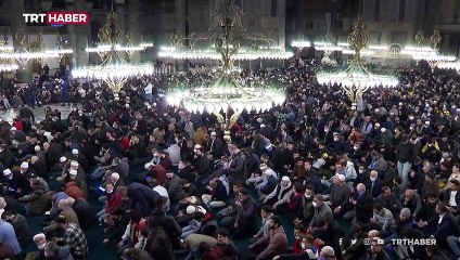 Ayasofya'da 88 yıl sonra ilk teravih namazı kılındı