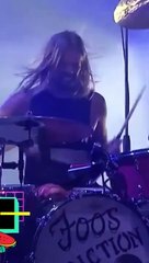 Télécharger la video: RIP Taylor Hawkins - Last Drum Solo - Foo Fighters Last Show 2022 #shorts