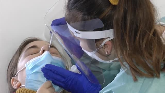 España gripaliza la covid mientras China confina a 25 millones de personas