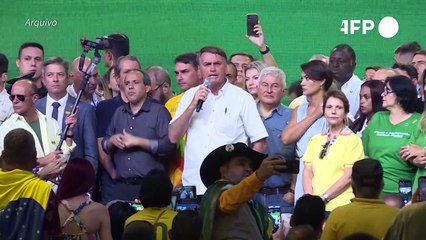 Download Video: Bolsonaro deixa hospital após desconforto abdominal