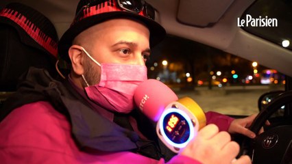 «Je tiens grâce au au karaoké»: Mostafa a transformé son VTC en boite de nuit