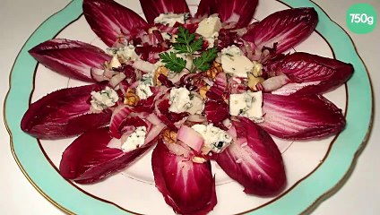 Salade de carmine au roquefort et aux noix