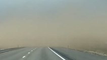 Highway disappears as motorist drives into sandstorm
