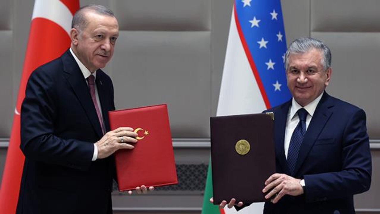 Türkiye ve Özbekistan'dan ticarette yeni hedef! İki ülke arasında 10 anlaşma imzalandı