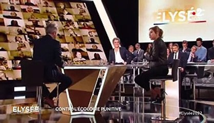 Fabien Roussel pris au dépourvu par Léa Salamé