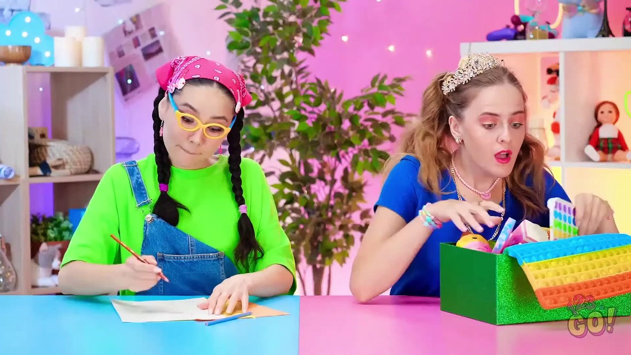 SECRET ROOMS UNDER THE BED || Rich VS Broke! Cool DIY Ideas For Room Makeover by 123 GO!