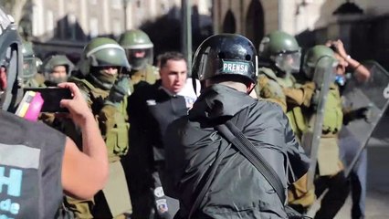 Distúrbios com estudantes bloqueiam centro de Santiago