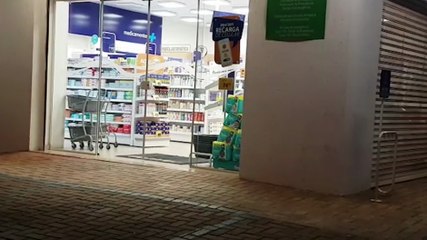 Fiat Cronos tomado em assalto em farmácia é recuperado pela PM