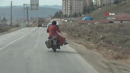 Motosikletle tehlikeli yolculuk kamerada