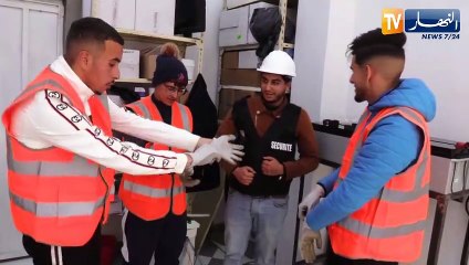 أم البواقي: شباب يختار مجال تركيب الألواح الشمسية للتخصص أكثر