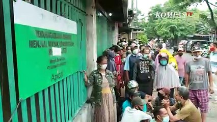 Warga Rela Antre dari Subuh Demi Minyak Goreng Curah Rp14 Ribu per Liter