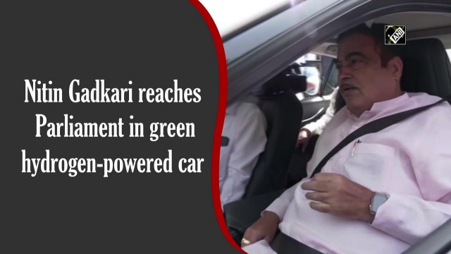 Nitin Gadkari reaches Parliament in green hydrogen-powered car