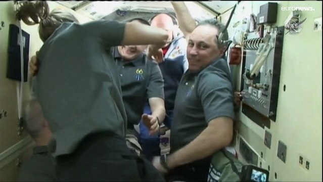 Российско-американский экипаж возвращается с МКС